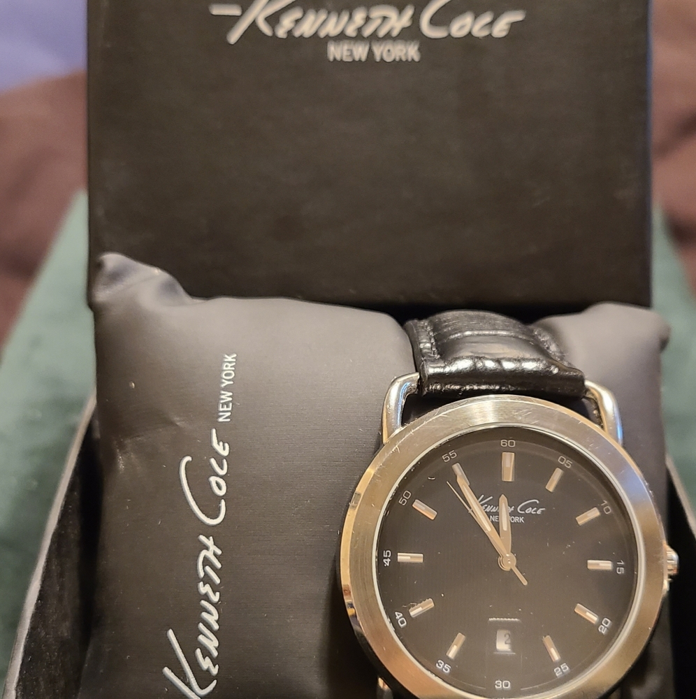 Kenneth Cole New York watch w leather band